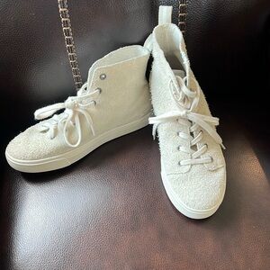 TOMS TRVL LITE High Top
Birch Shaggy Suede